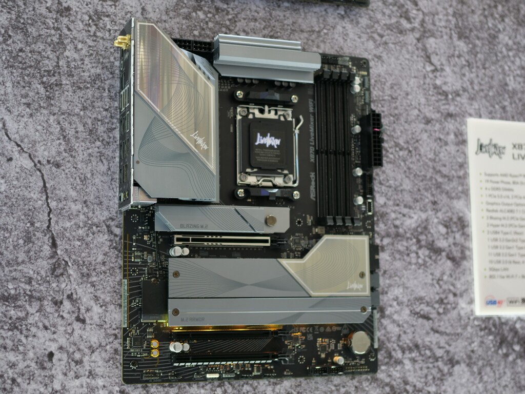 Computex 2025 : ASRock élargit sa gamme X870, la Taichi OCF déjà en vedette 5 asrock x870 live mixer 01